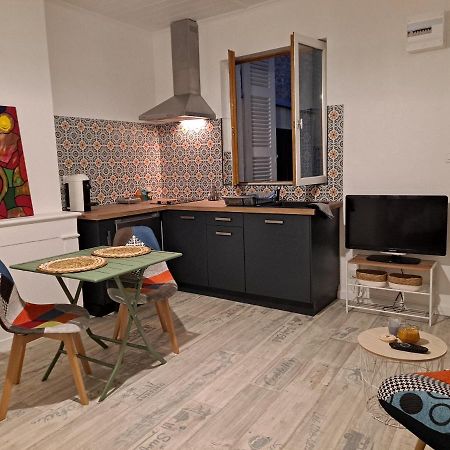 Studio Cosy Meuble, Terrasse Et Patio Pour Velo Rochefort-sur-Mer Extérieur photo