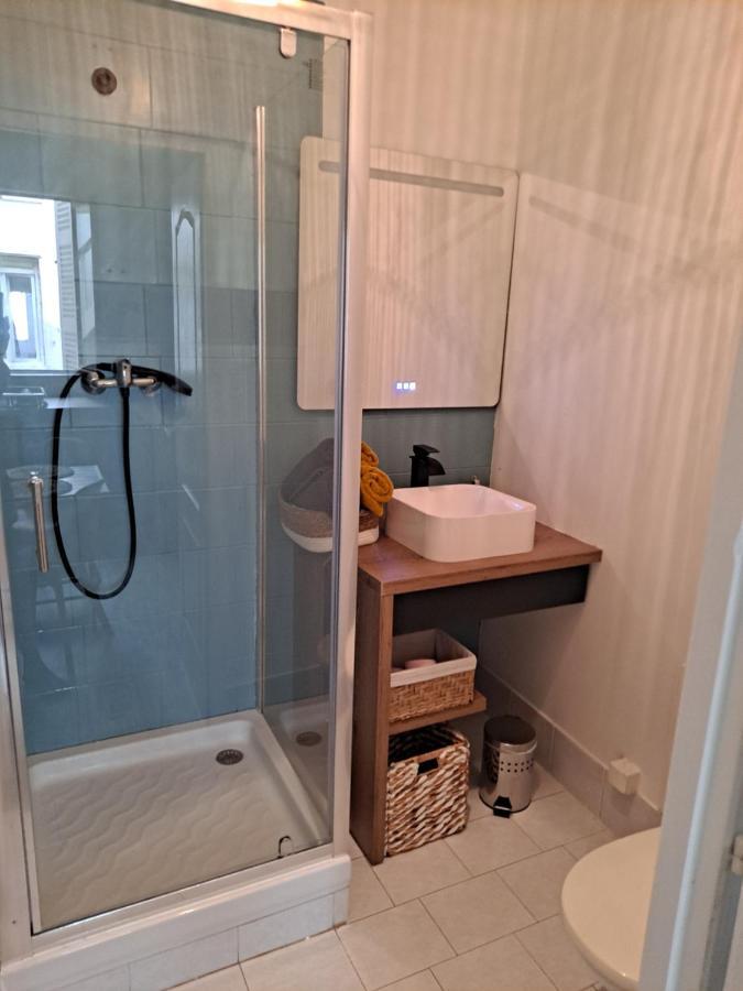 Studio Cosy Meuble, Terrasse Et Patio Pour Velo Rochefort-sur-Mer Extérieur photo